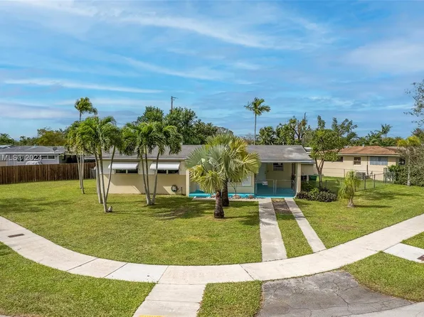 19310 Holiday Rd, Cutler Bay, FL 33157
