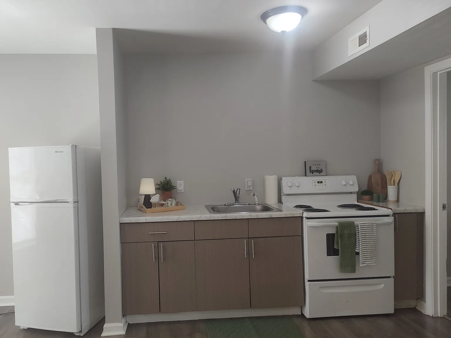 1 bed, 500 sqft, $720 — Photo 2