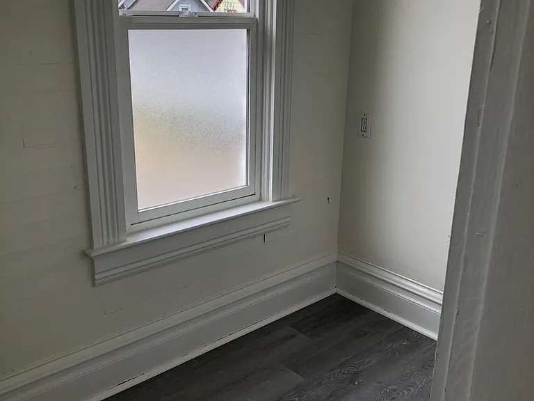 504 N K St — Photo 11