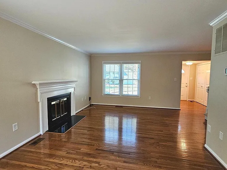 6413 Four Oaks Ln — Photo 11