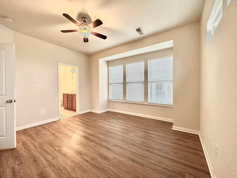 127 Decoverly Dr — Photo 18
