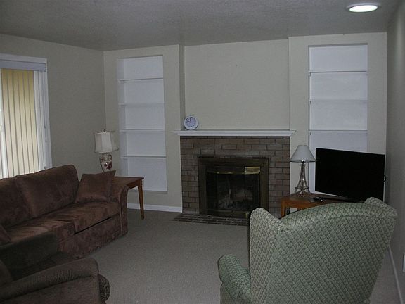 2nd image of 3044 NE Newcastle Pl