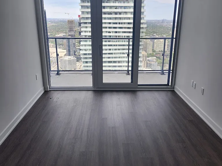 448 Burnhamthorpe Rd W #5807 — Photo 30