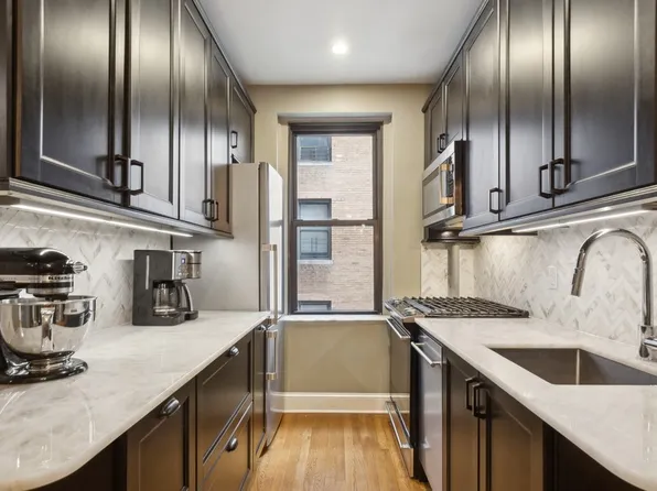 17 Chittenden Avenue 3C image 1 of 21