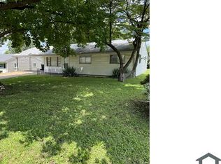 9821 Winn Dr, Saint Louis, MO 63134