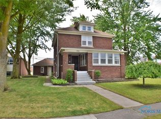 215 W 1st St, Woodville, OH 43469