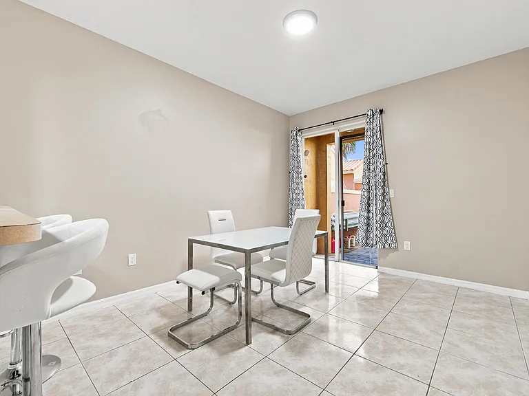 732 SW 106th Ave #2011 — Photo 17