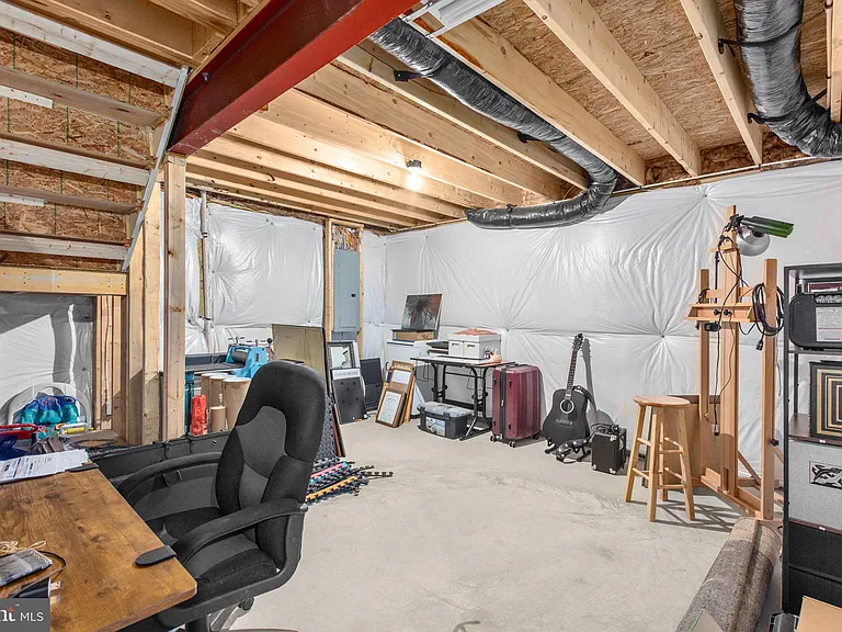 6427 Hawkeye Dr — Photo 44