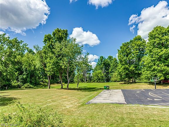 4th image of 1662 Stone Creek Ln #46