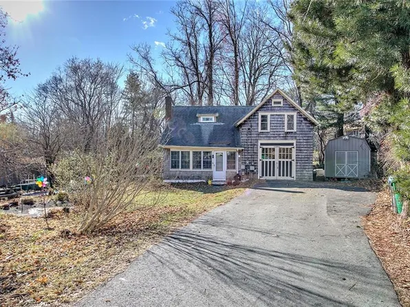 56 Austin St, South Kingstown, RI 02879