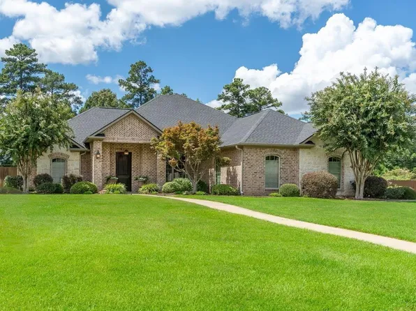 210 Kayla Ln, Longview, TX 75602