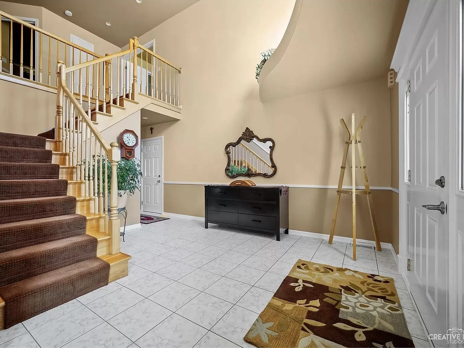 4 bed, 2400 sqft, $3,500 — Photo 2