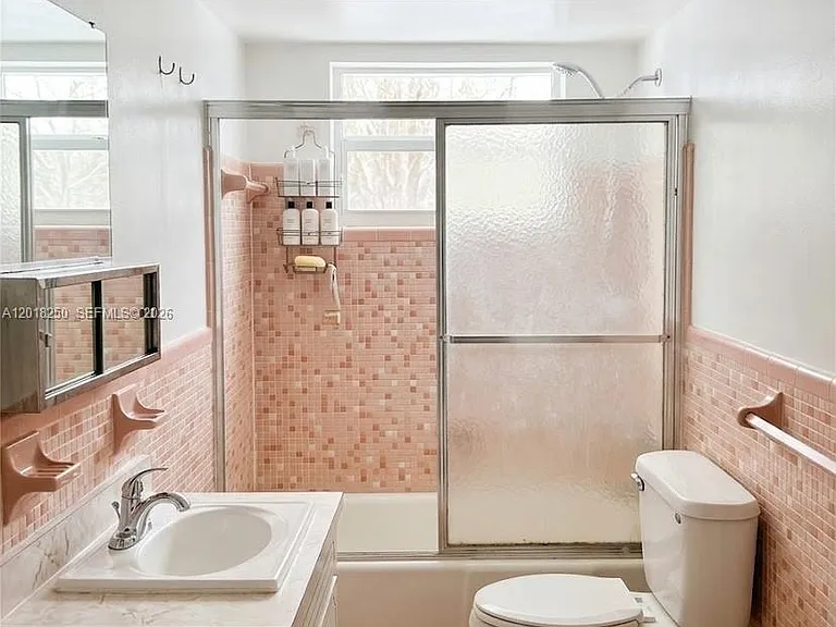 1958 Monroe St #209 — Photo 5