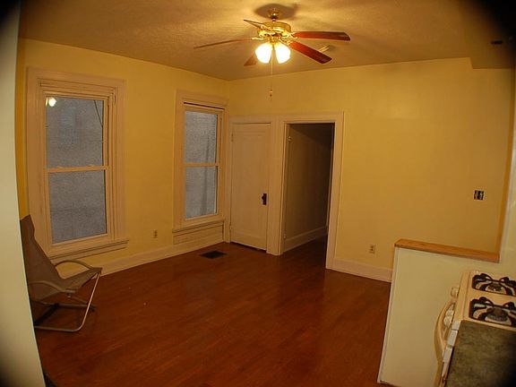 4th image of 2415 Vine St #1