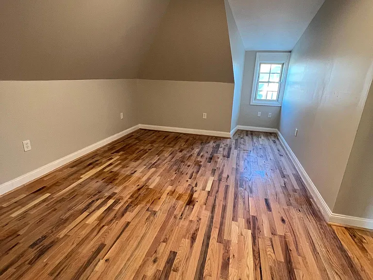 1202 W 10th St #5 — Photo 7