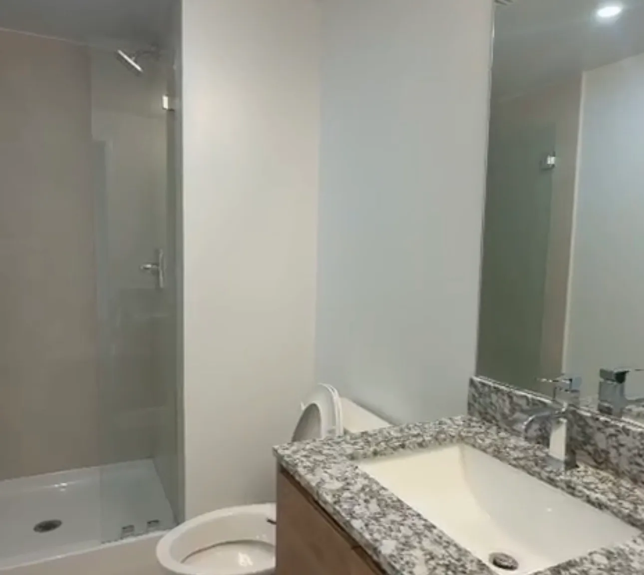 2 bed, 1025 sqft, $3,500 — Photo 3