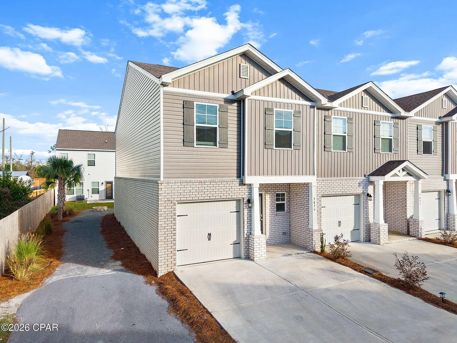 3 bed, 2.5 bath, 1504 sqft, $1,900 — Photo 2