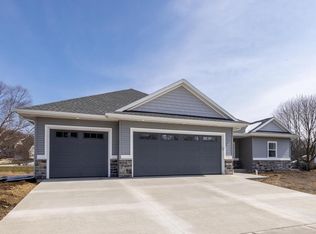 730 Cambridge Dr, Janesville, WI