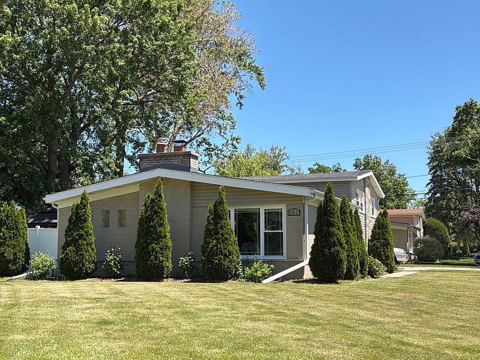 2nd image of 501 Lotus Ln