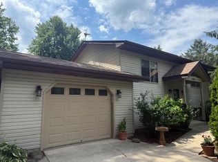 6005 Bailey Rd, Delavan, WI 53115