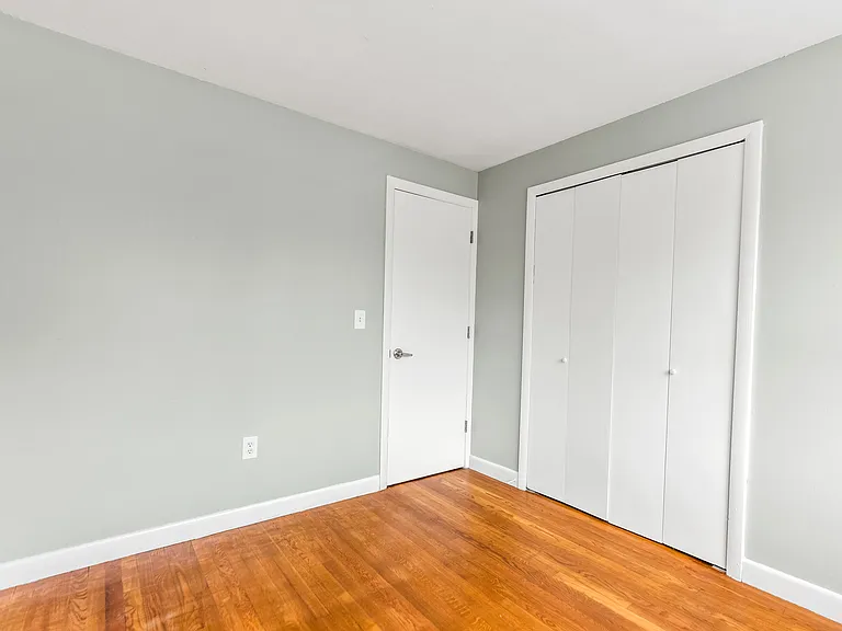 3 Elaine St #33 — Photo 15