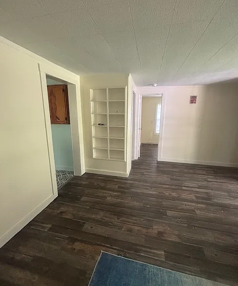912 Vivian St — Photo 12
