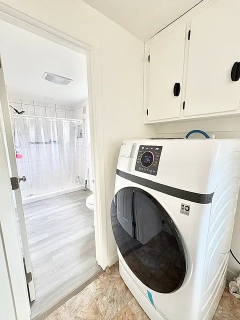 3012 Hollywood Avenue Northeast - 1 — Photo 1
