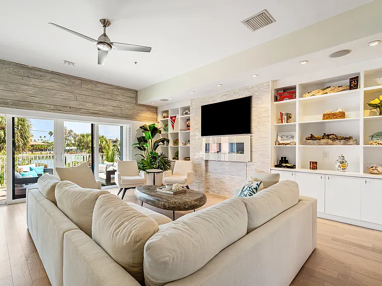 3390 Maritana Dr #3 — Photo 11