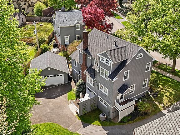 3rd image of 340 Cobbs Hill Dr