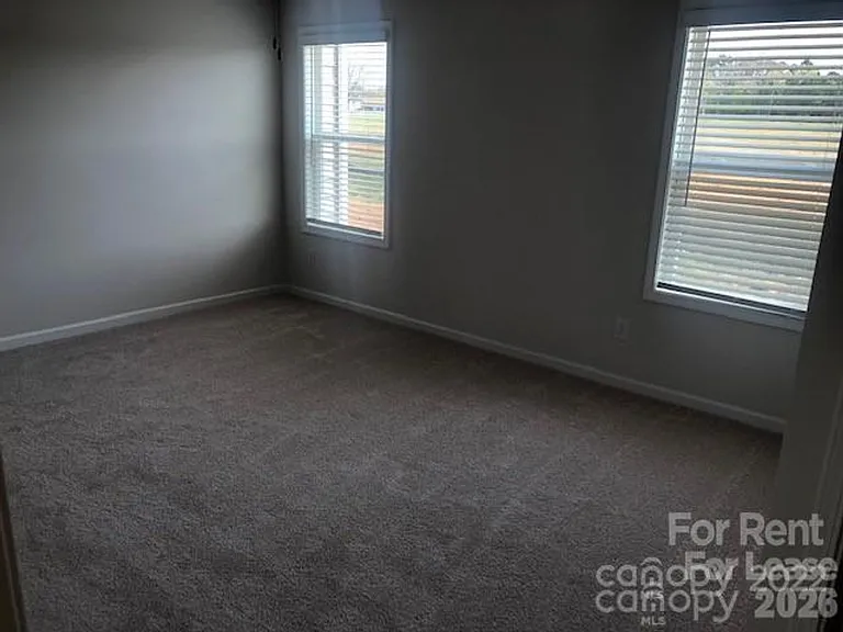 8171 Sheffield Dr — Photo 10