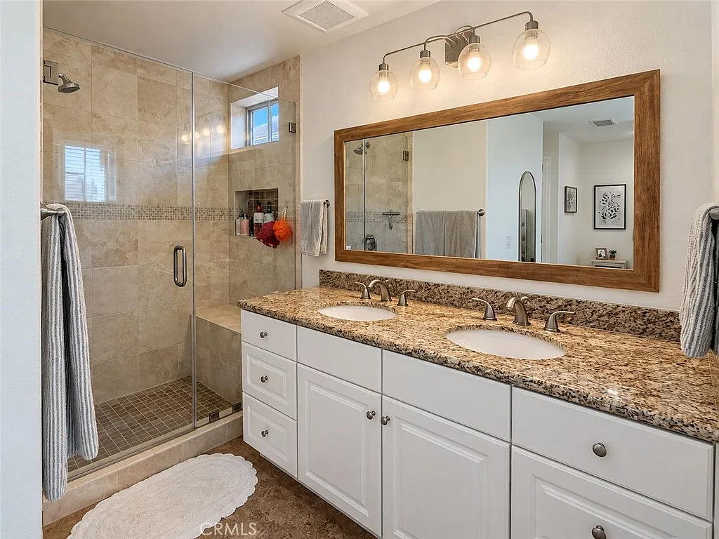 3 bed, 2.5 bath, 1425 sqft, $4,400 — Photo 4