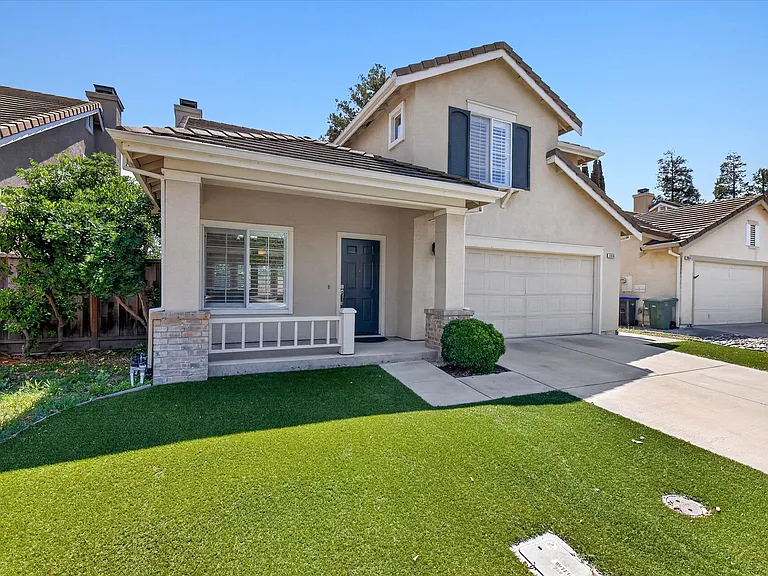 2056 Olivia Ct — Photo 3