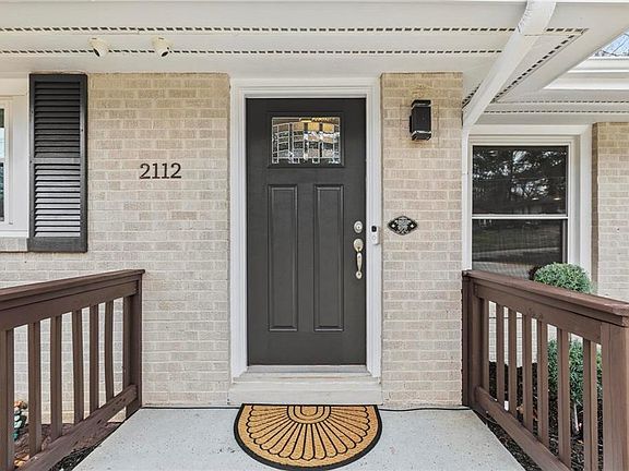 3rd image of 2112 Juanita St