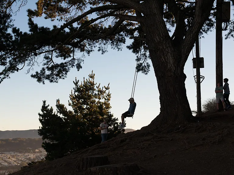 Bernal Hill - 1 1/2 Blocks away