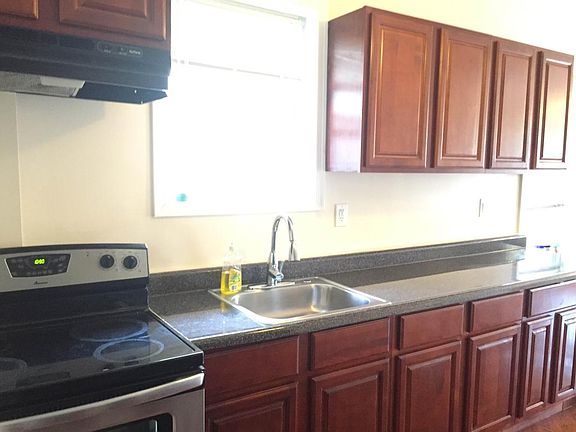5th image of 5029 Chester Ave #3