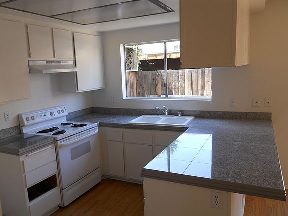 2nd image of 18316 Hatteras St