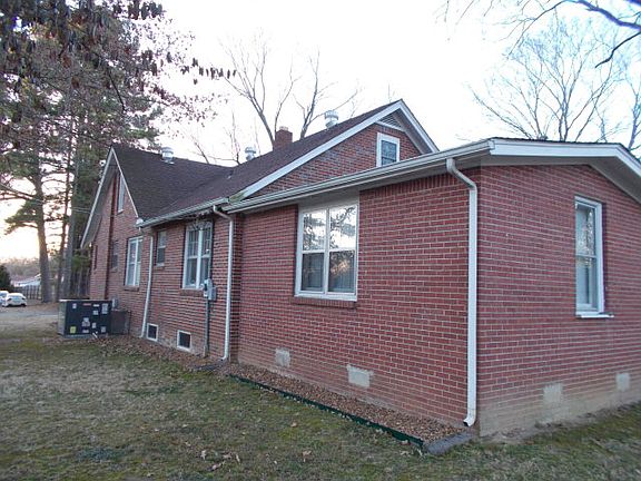 4th image of 180 Washington Ave