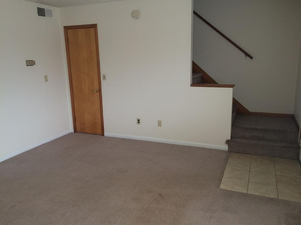2nd image of 1568 Main St APT 2