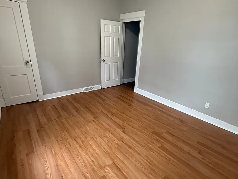 341 Peck St #B — Photo 5