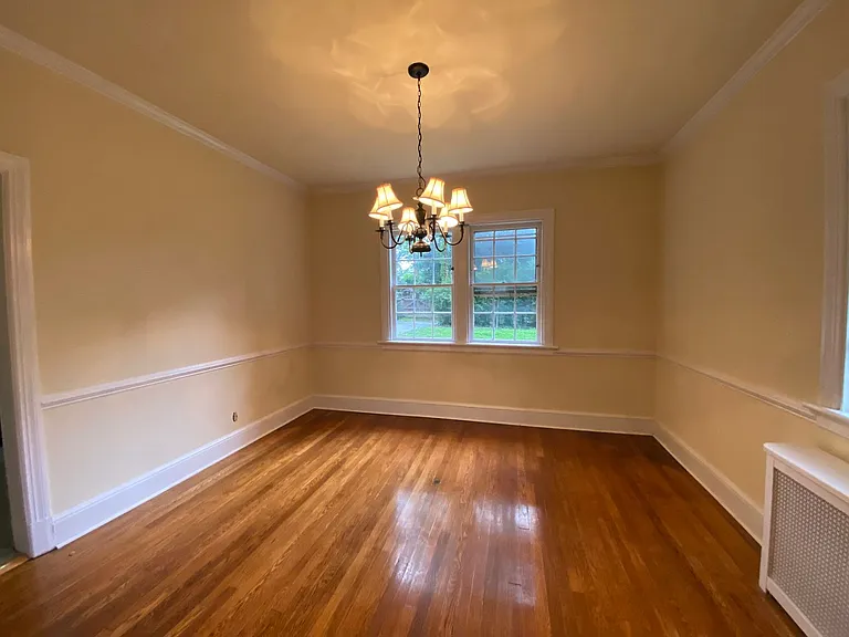 4304 Bromley Ln — Photo 6