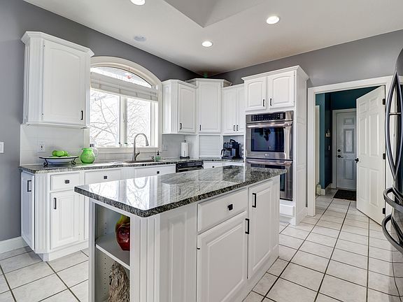 5th image of 1117 Melody Hls