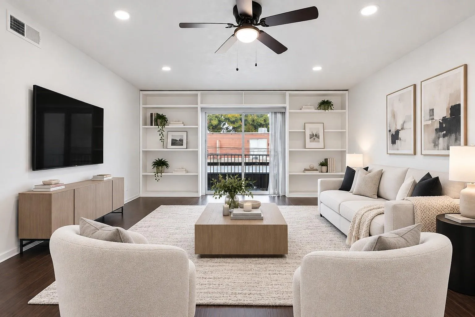 2 bed, 1.0 bath, 1156 sqft, $1,600 — Photo 3
