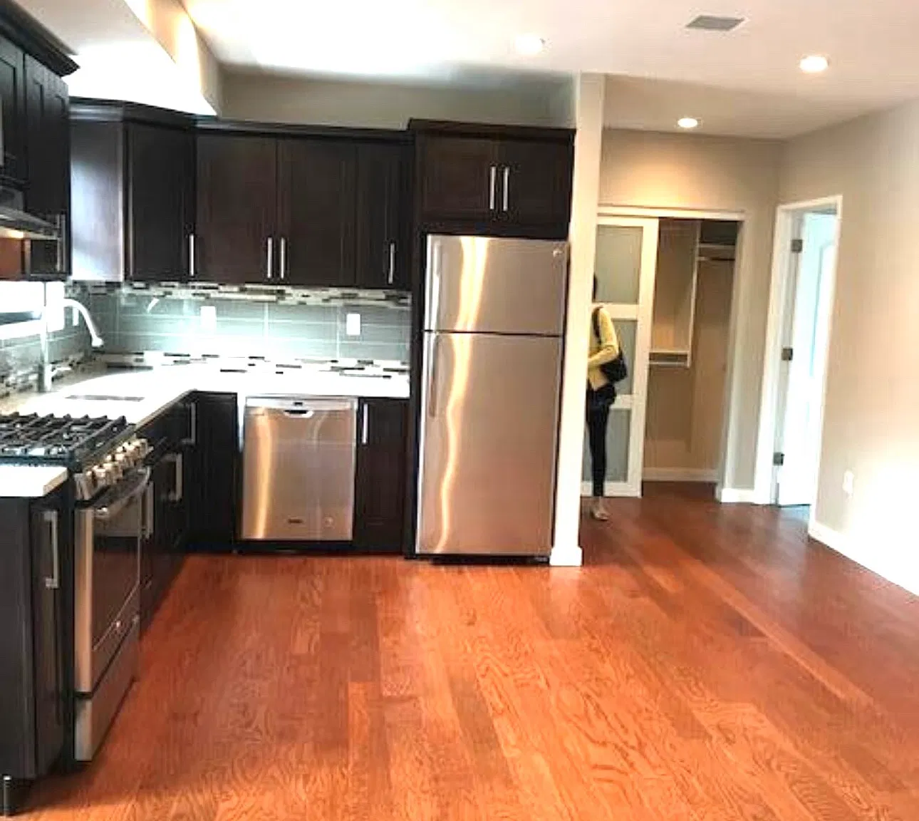 346 Beach Ave — Photo 1
