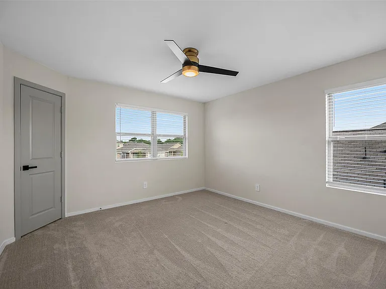 17722 Grove Hill Dr — Photo 25