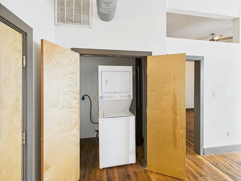 1322 W Broad St — Photo 36