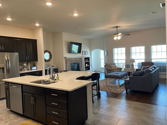 4th image of 1701 McKenzie Cir