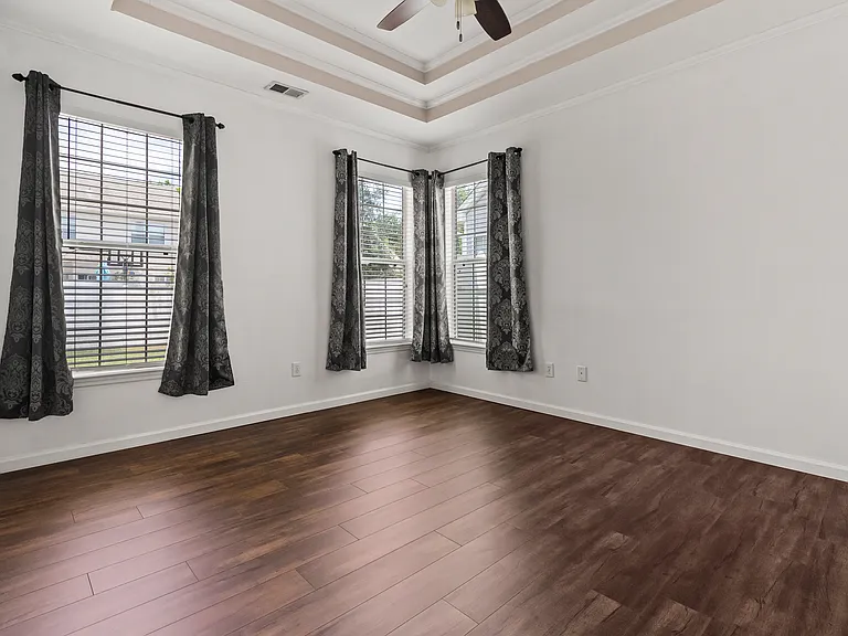 211 Springlake Dr — Photo 11