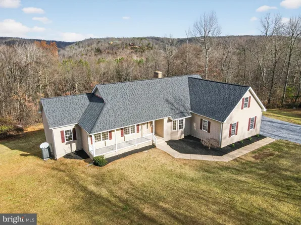293 Penny Ann Ln, Strasburg, VA 22657