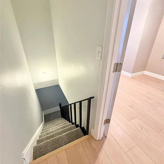 118 W 7th St — Photo 17