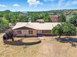 947 & 949 Acequia De Las Joyas, Santa Fe, NM 87505